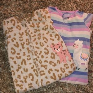 🔴Fleece size 2t pajamas used in good condition. Bundle for savings🔴